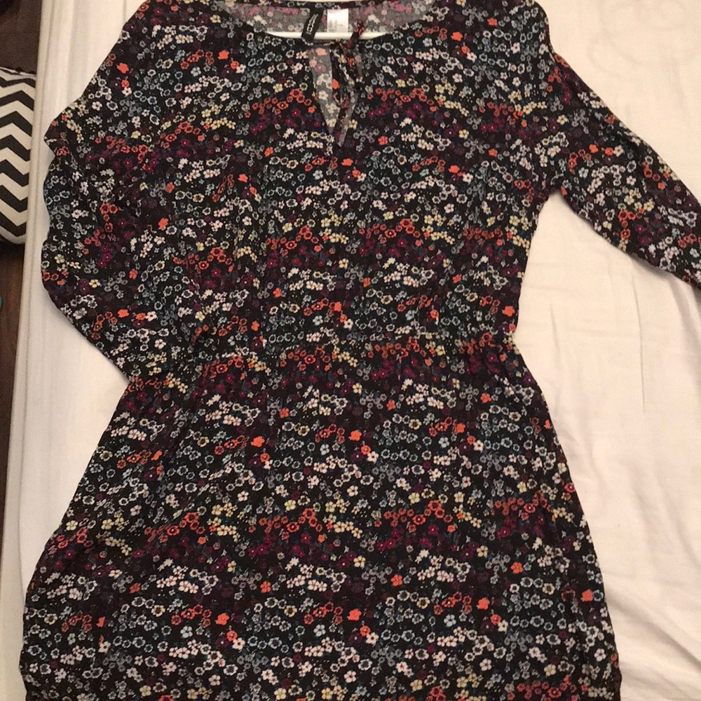 Cute Spring Flattering Dress